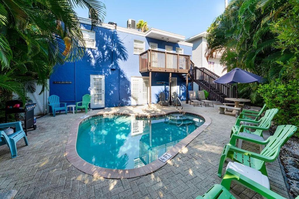 Beach getaway pool condo between the island marina&beach Bradenton Beach Buitenkant foto