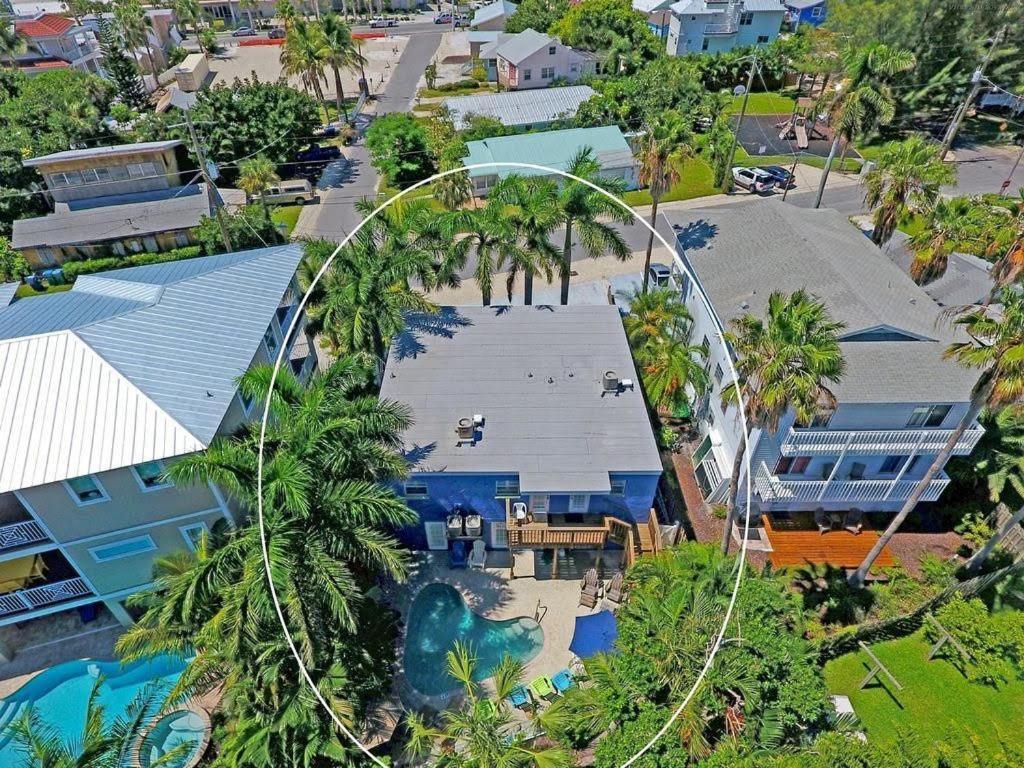 Beach getaway pool condo between the island marina&beach Bradenton Beach Buitenkant foto